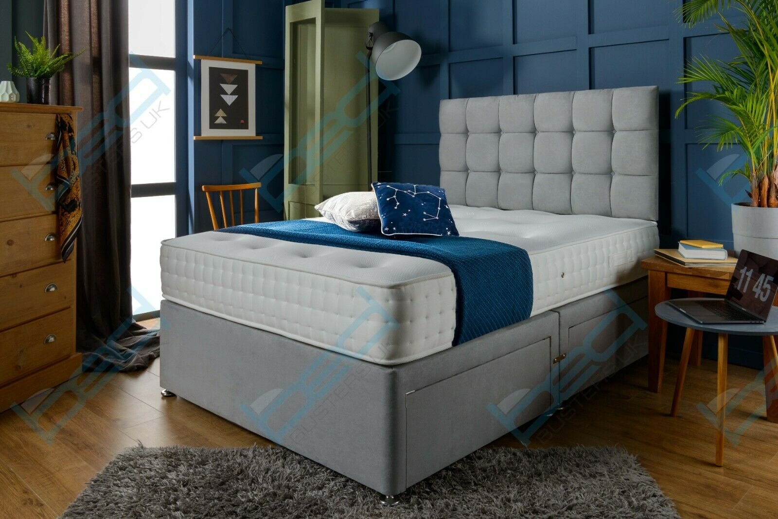 Divan bed with storage drawers